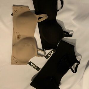 3 VSX Featherweight Medium Sports Bra in Black and Cream